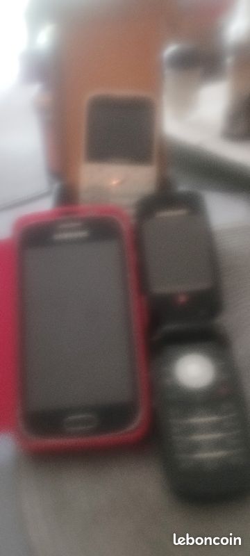 Téléphone pour pieces (image 1)