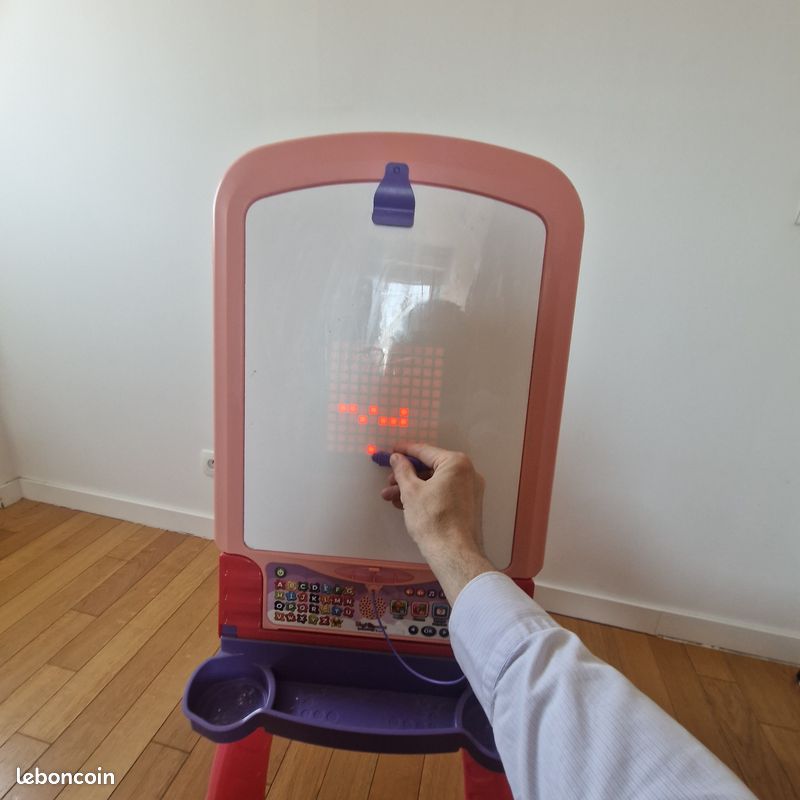 VTech Magi Chevalet 3 En 1 Rose – Le Tableau Interactif Qui Apprend à Tracer Lettres, Chiffres Et Dessins !