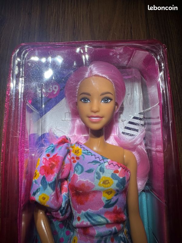 Poupée Barbie Robe Printanière - MATTEL - Licence Barbie - Rose - Pour
