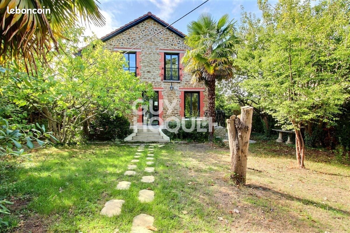 Maison 5 pièces 121 m² · à Rueil-Malmaison · 121 m² · 3 200 €/mois