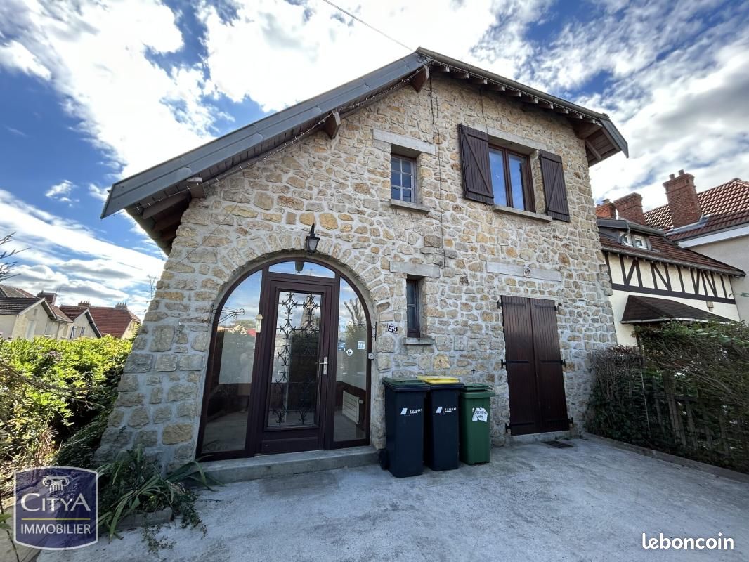Maison 4 pièces 79 m² · à Warcq · 79 m² · 100 000 €