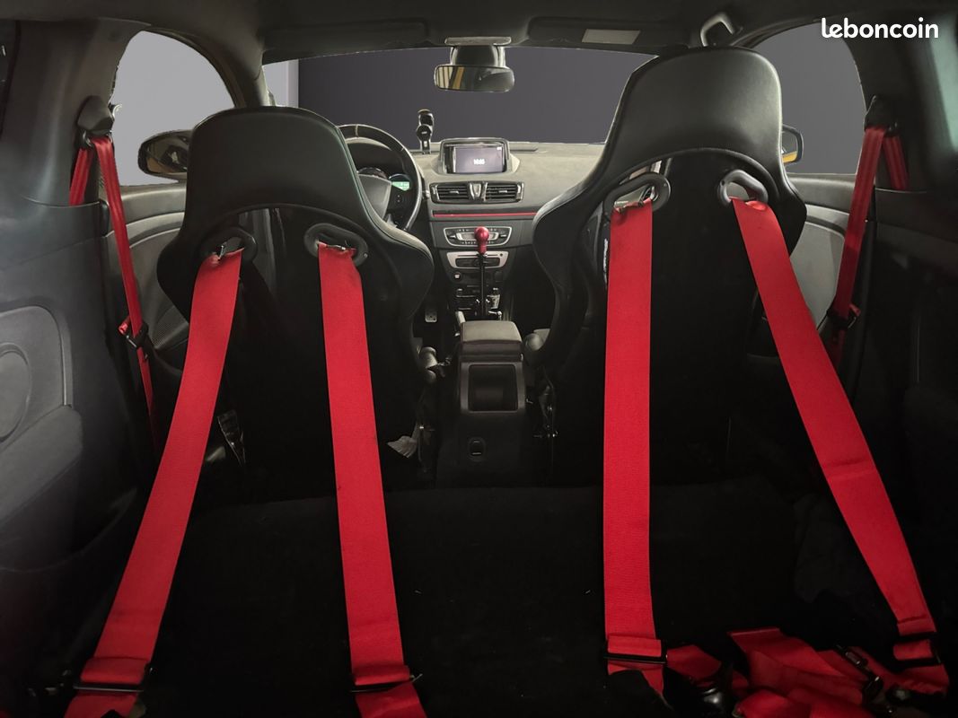 Renault megane iii coupe 2.0 16v rs cup (image 10)