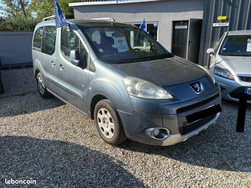 Peugeot PARTNER TEPEE 1.6 HDI92 FAP FAMILY (image 1)