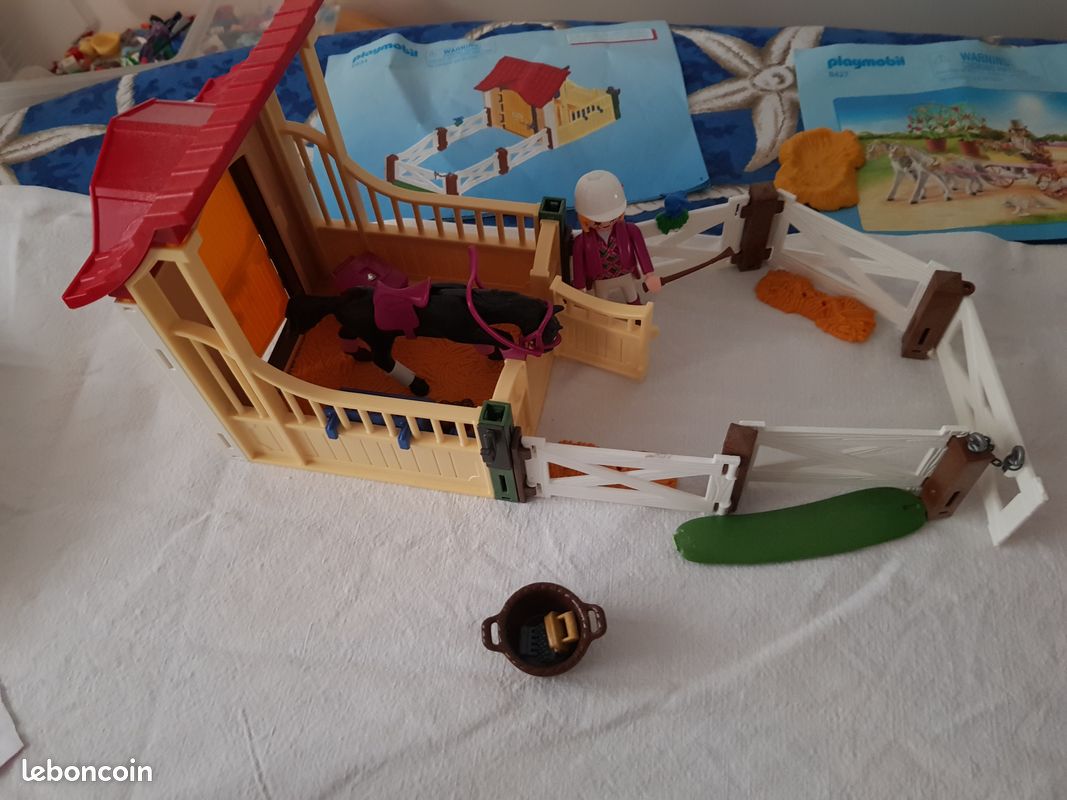 Playmobil enclos chevaux (image 1)