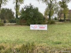 Grand Terrain constructible pour maison, commerce, photovoltaïques · à Lafitte-sur-Lot · 25 000 €