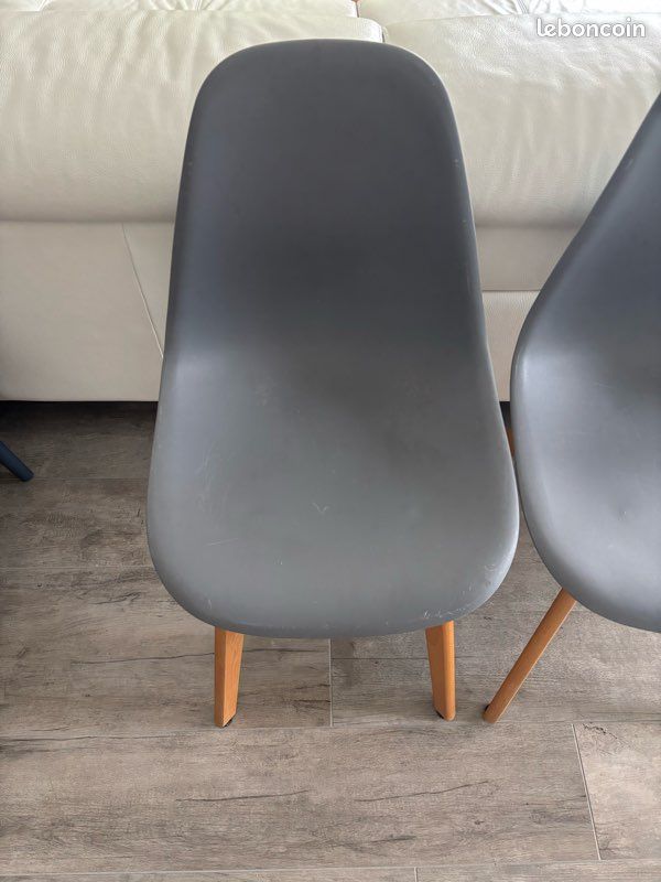 Lot de 2 chaises scandinaves grises (image 3)