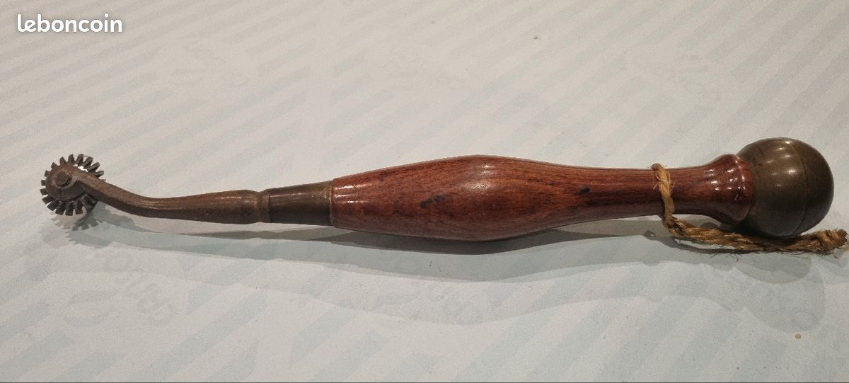 4 ROULETTES ANCIENNES pour meuble ancien laiton EUR 32,00 - FR