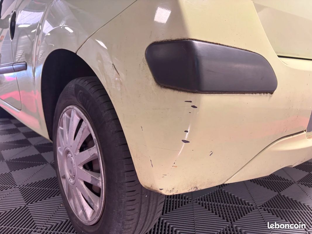 RENAULT TWINGO II 1.2 60 eco2 (image 30)