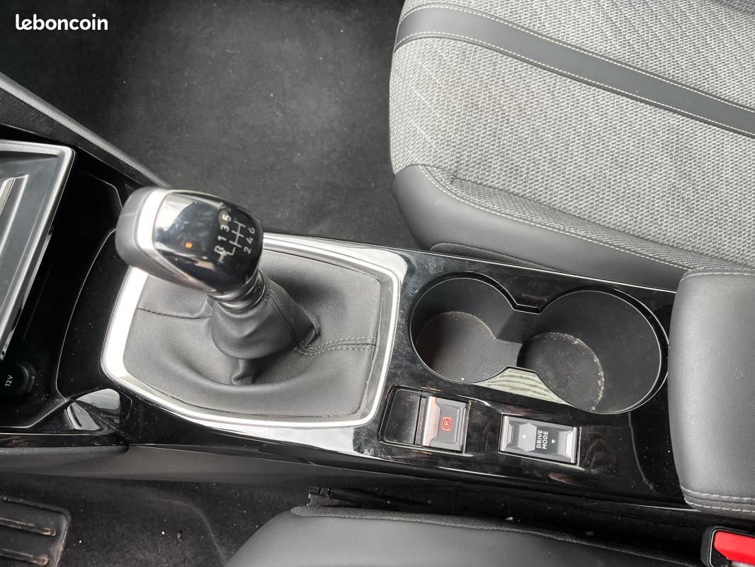 Peugeot 208 1.2 100CH ALLURE BVM6 (image 14)