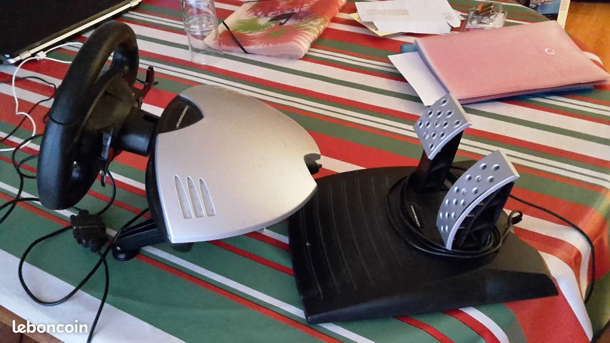 360 Modena Racing Wheel ThrustMaster volant + pédalier PlayStation 2 (PS2) (image 3)