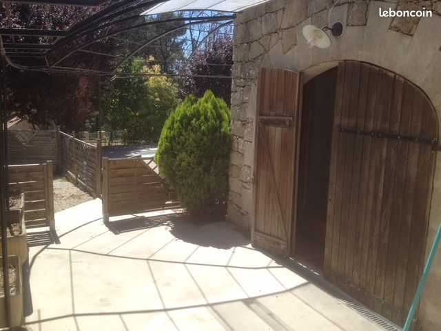 Appartement 3 pièces 70 m² · à La Tour-d'Aigues · 70 m² · 1 050 €/mois