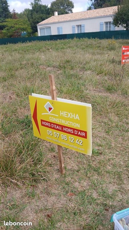 Terrain à bâtir de 823 m² à SAINT-SULPICE-DE-ROYAN (17) · 198 000 €