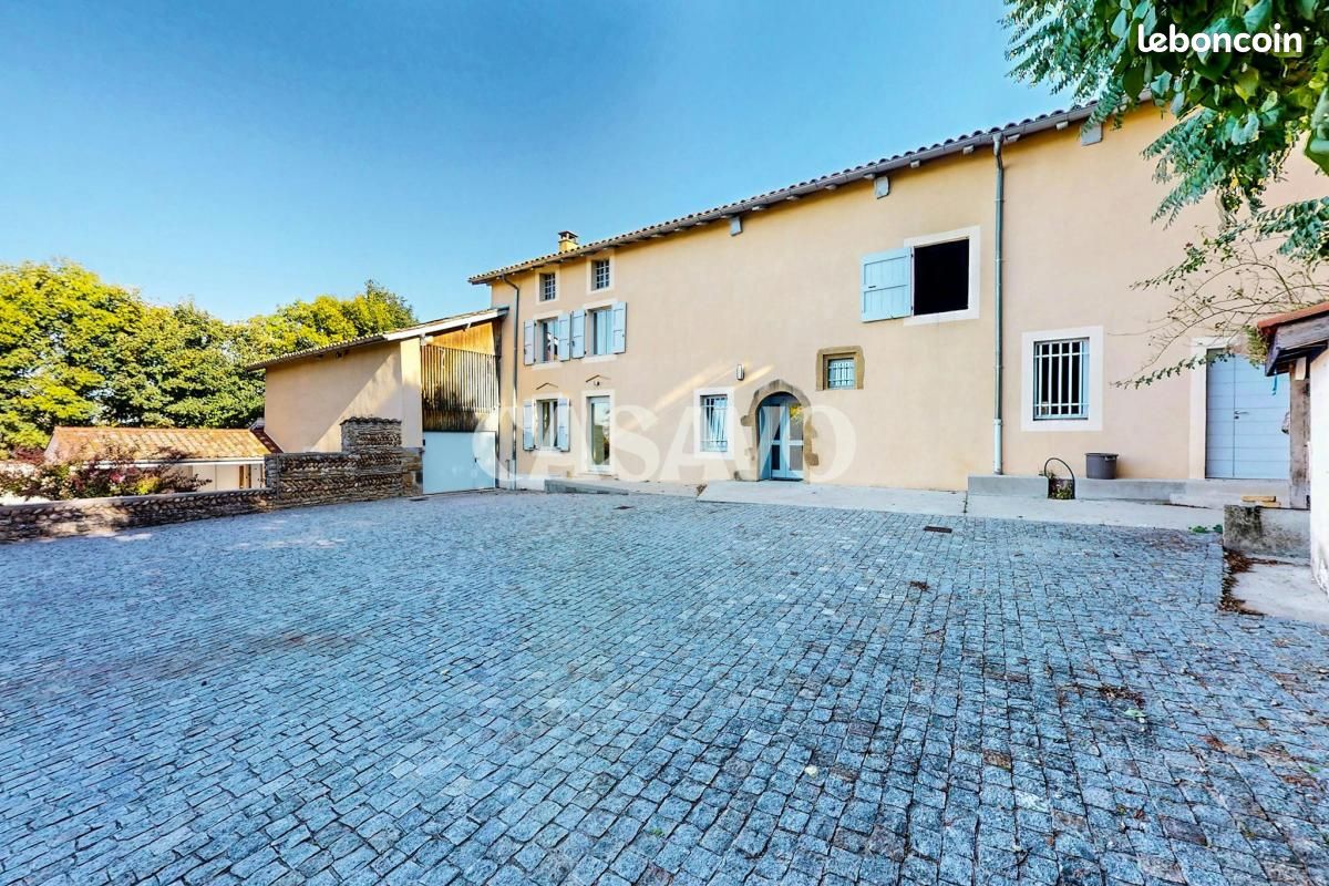 Maison 5 pièces 210 m² · à Revel-Tourdan · 210 m² · 381 000 €