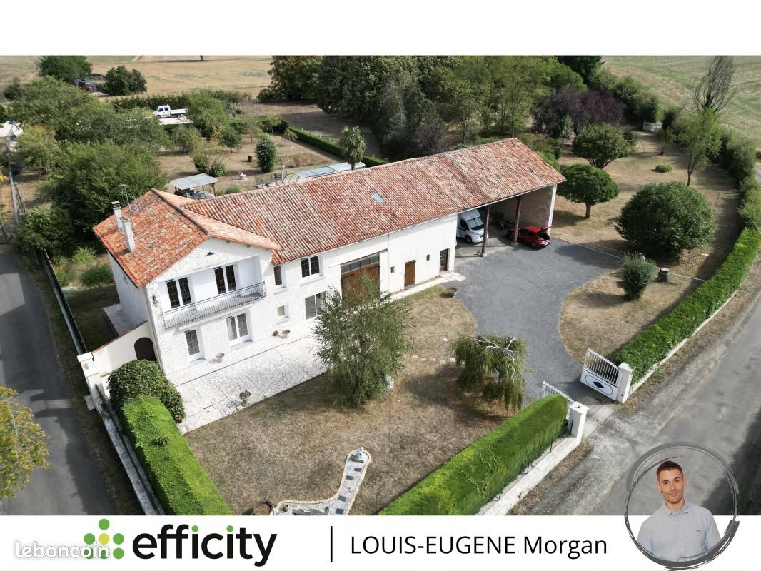 Maison 9 pièces 169 m² · à Savigné · 169 m² · 223 000 €