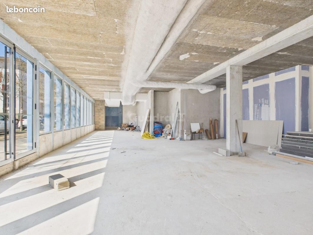 Local commercial 202 m² (image 2)
