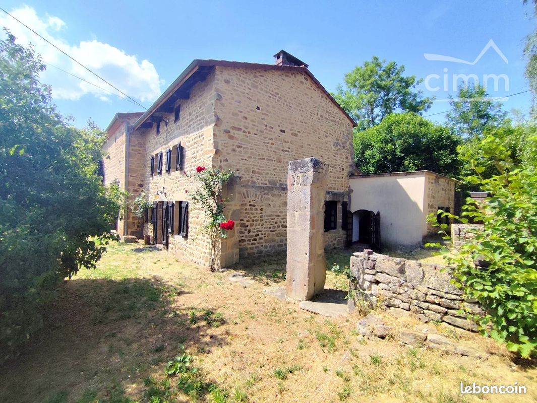 Appartement 9 pièces 196 m² · à Ceilloux · 196 m² · 219 000 €