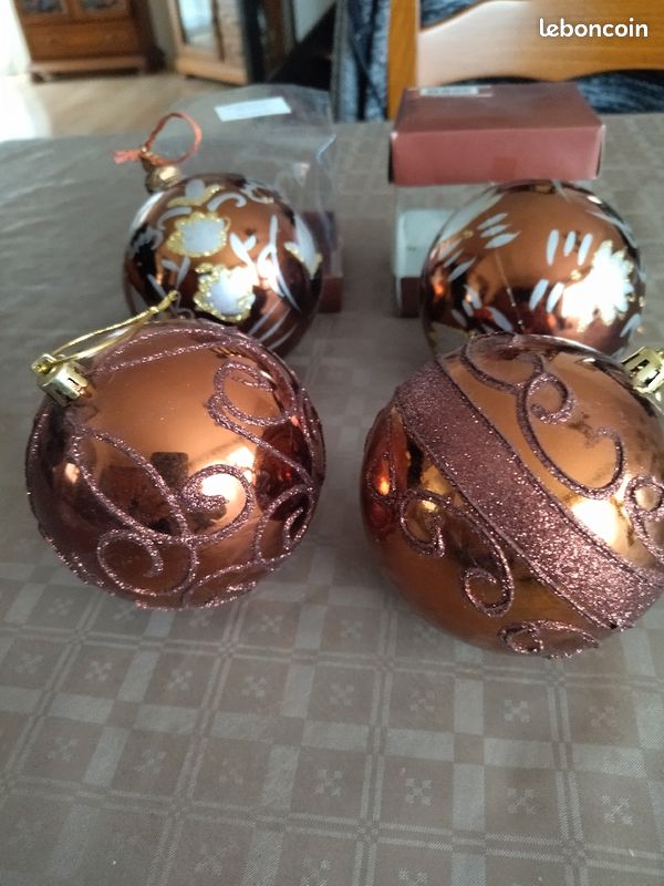 Lot de 4 grosses boules marrons (image 1)