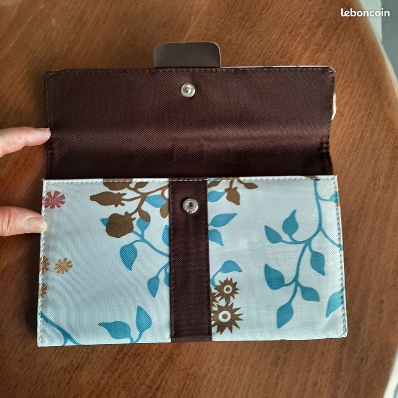 Jolie pochette fleurie (image 2)