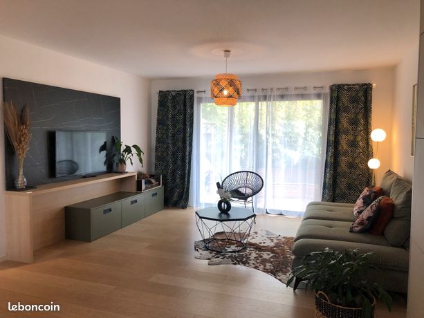 Maison dans un cadre verdoyant et calme