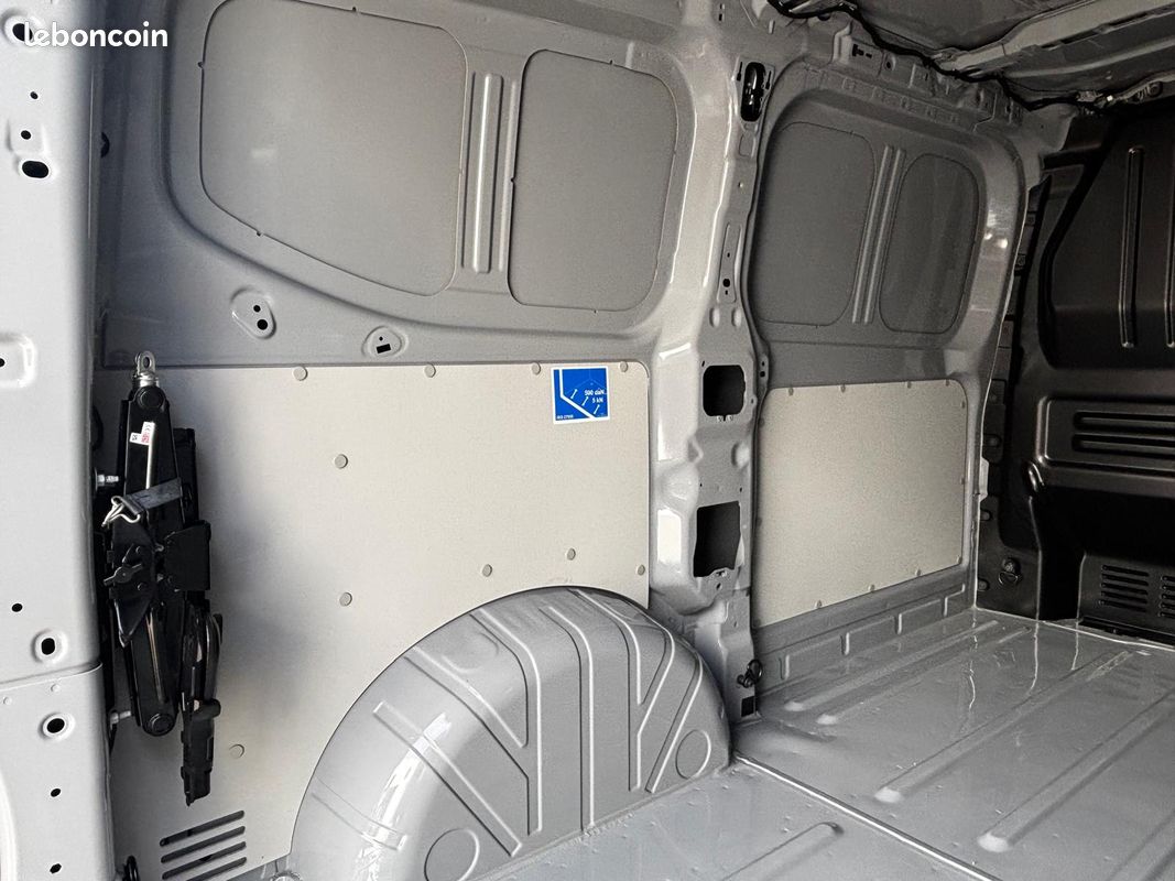 Volkswagen utilitaires transporter van l1h1 2.0 tdi 150 bva8 business (image 17)