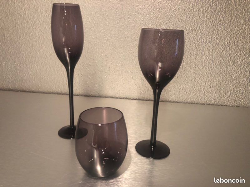 Service complet de verres à eau, vin et champagne couleur Violet (image 2)