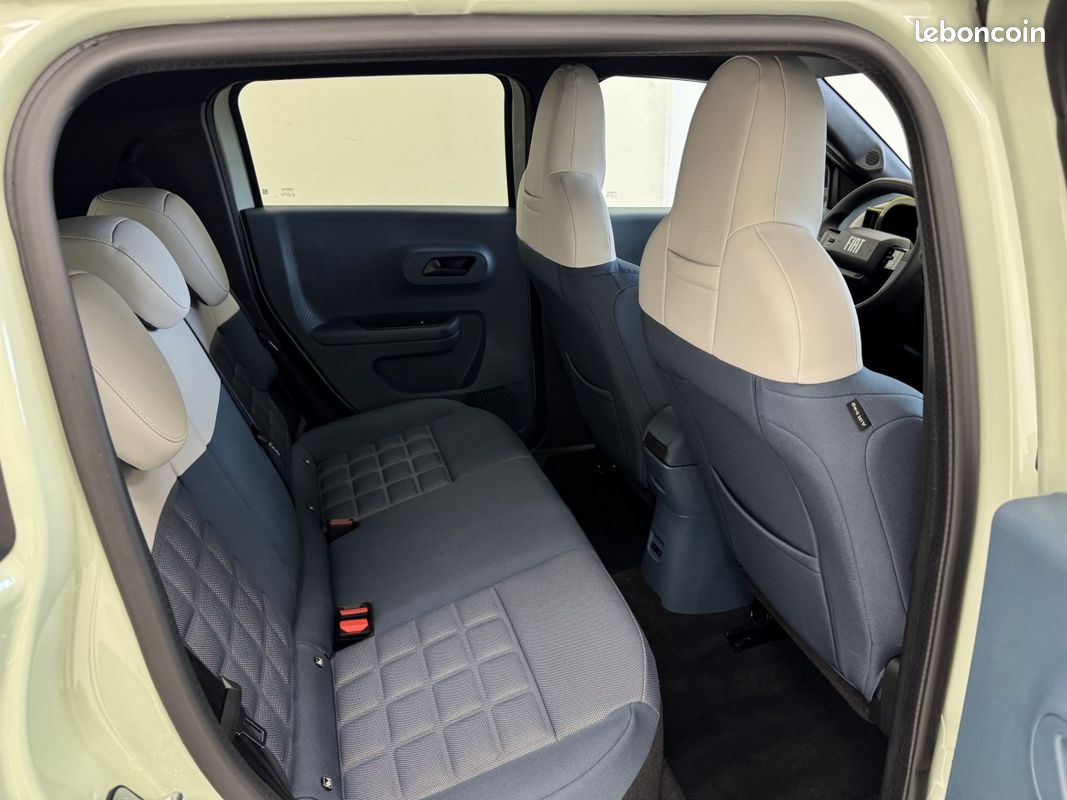 Fiat Grande Panda 1.2 Hybrid 100ch DCT6 LA PRIMA (image 17)