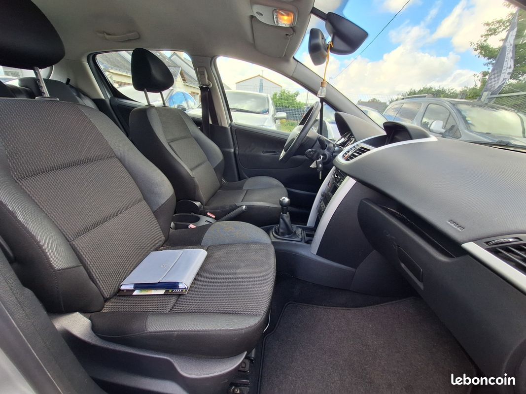 PEUGEOT 207 1.6 HDi 92ch FAP Active (image 8)