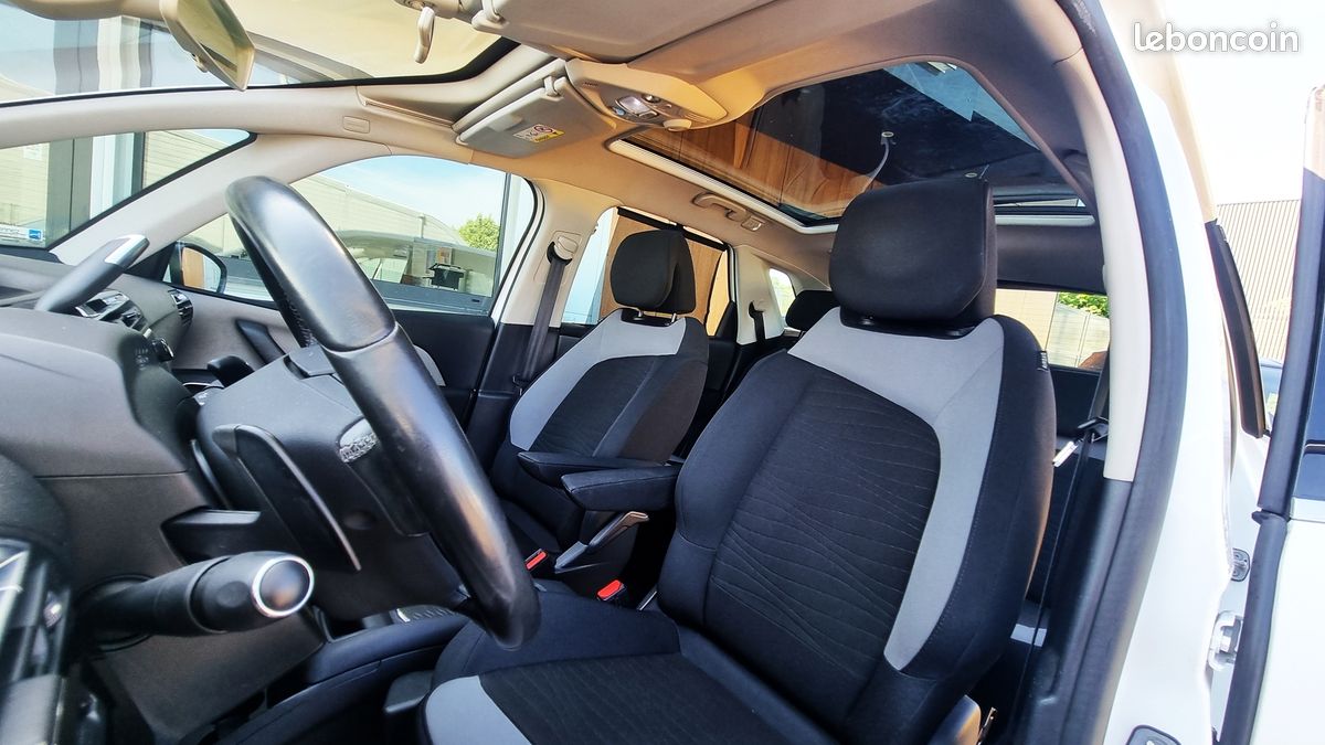 Citroen C4 PICASSO HDI 115CH EXCLUSIVE ETG6*TOIT PANORAMIQUE*ATTELAGE*PALETTE AU VOLANT*RADAR (image 11)