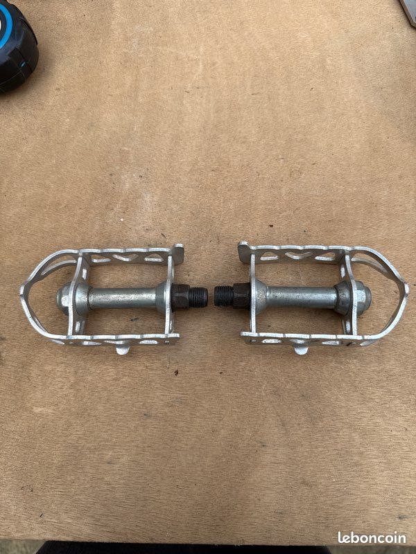 Lyotard 36 pédales vélo ancien a en acier occasion