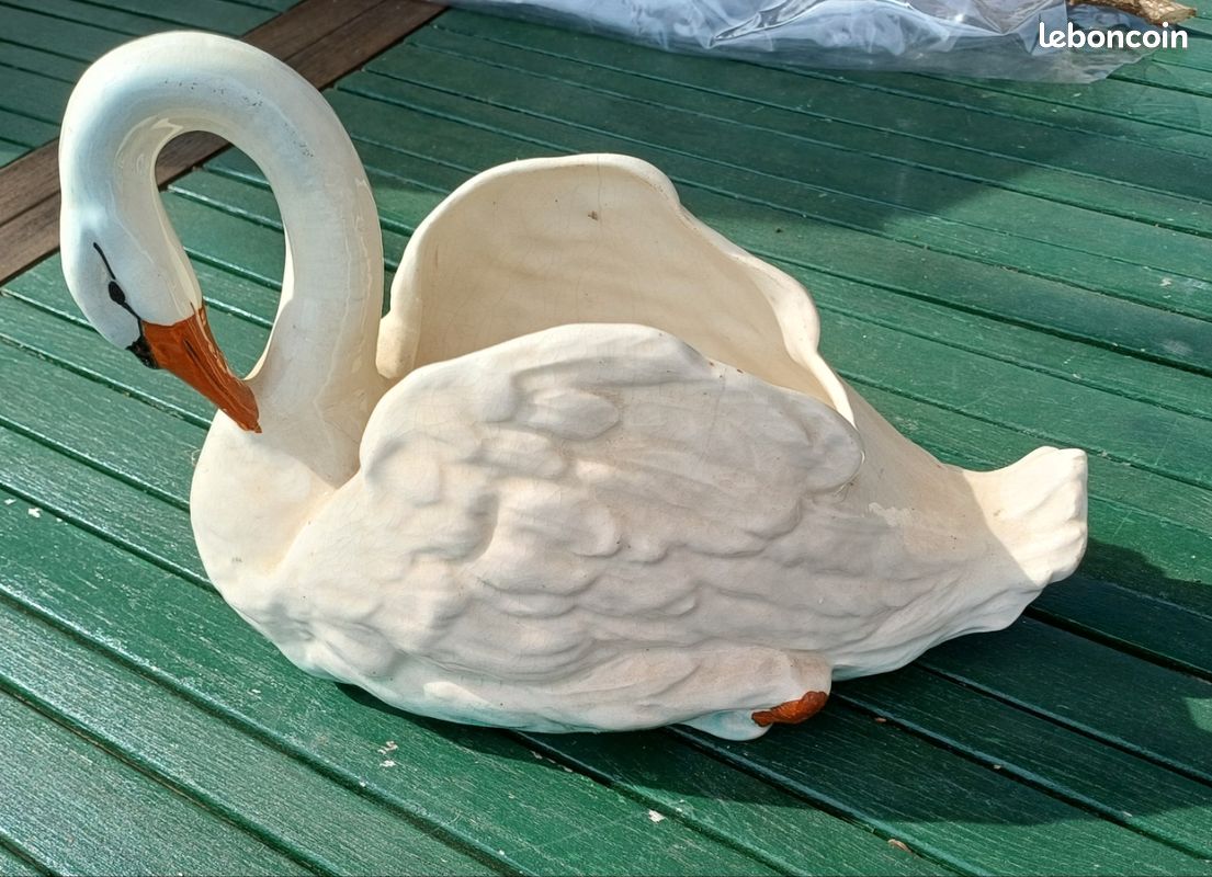 Cygne cache pot (image 1)