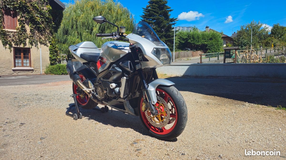 Aprilia Tuono 1ere gen (image 2)