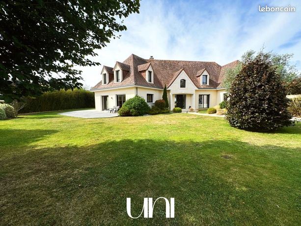 Maison 11 pièces 490 m²