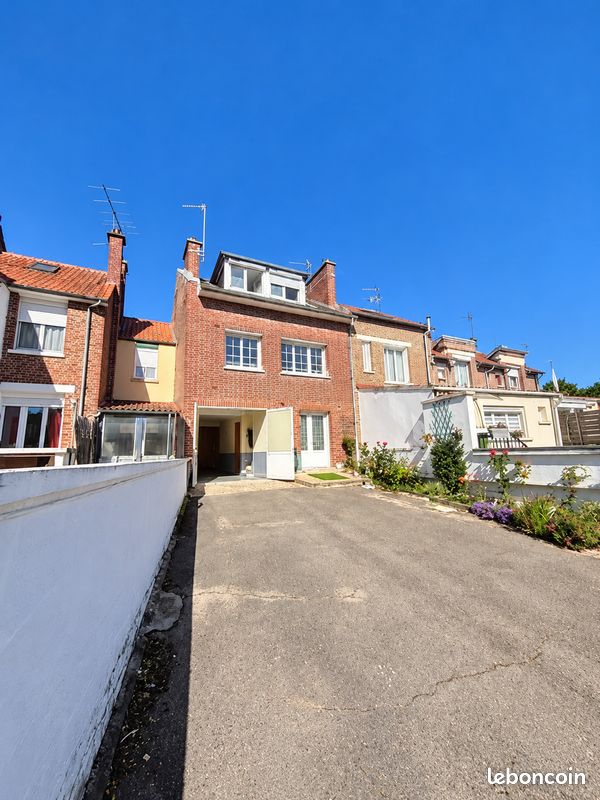 Maison 4 pièces 102 m² · à Amiens · 102 m² · 294 000 €