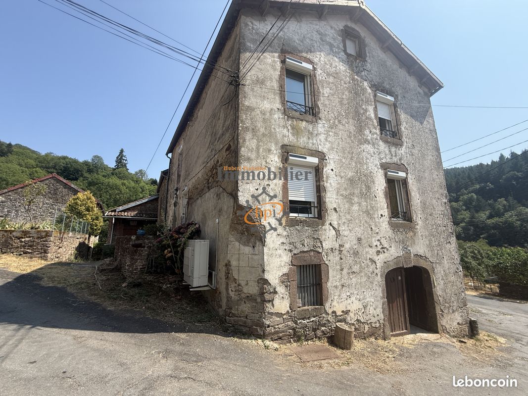 Maison 7 pièces 148 m² · à Camarès · 148 m² · 99 900 €