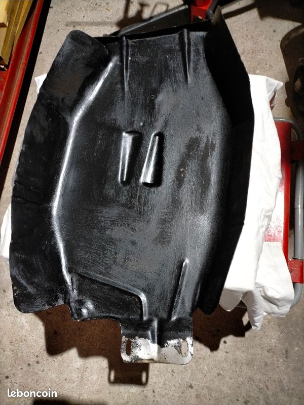Tôle protection catalyseur Corvette C3 (image 1)