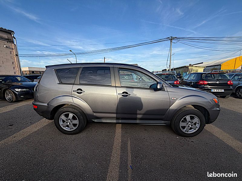 Mitsubishi OUTLANDER 2.0 MIVEC 2WD 147cv (image 4)