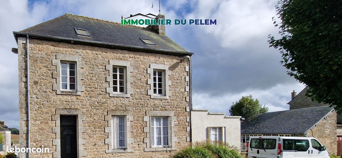 Maison 7 pièces 159 m² · à Saint-Nicolas-du-Pélem · 159 m² · 66 000 €