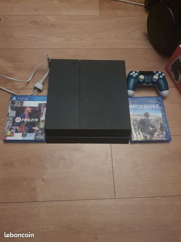 Ps4 864 go + 2 jeu + une manette (image 1)