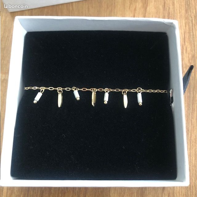 Bracelet marbré en acier inox doré avec boîte (image 2)