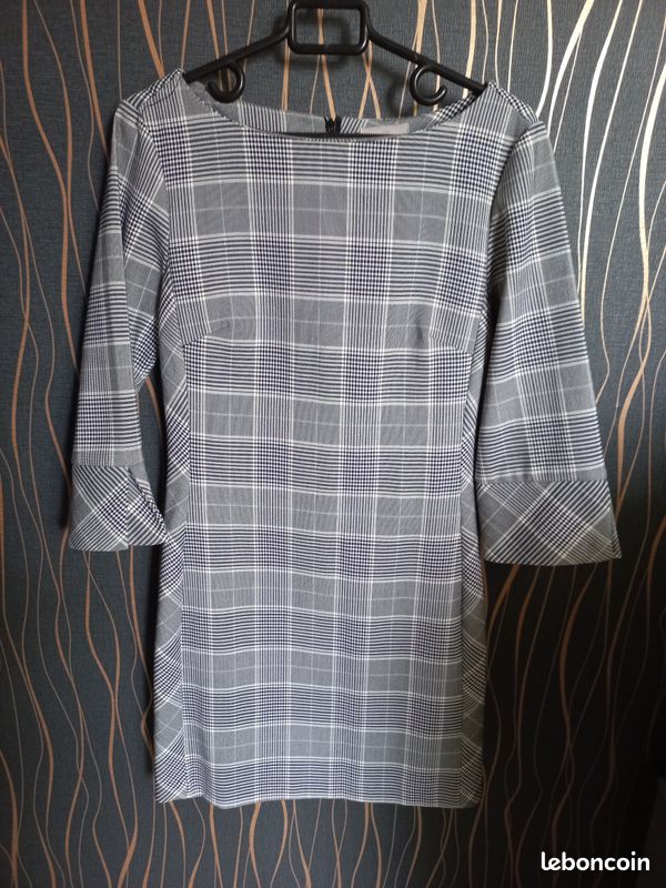 Robe (image 1)