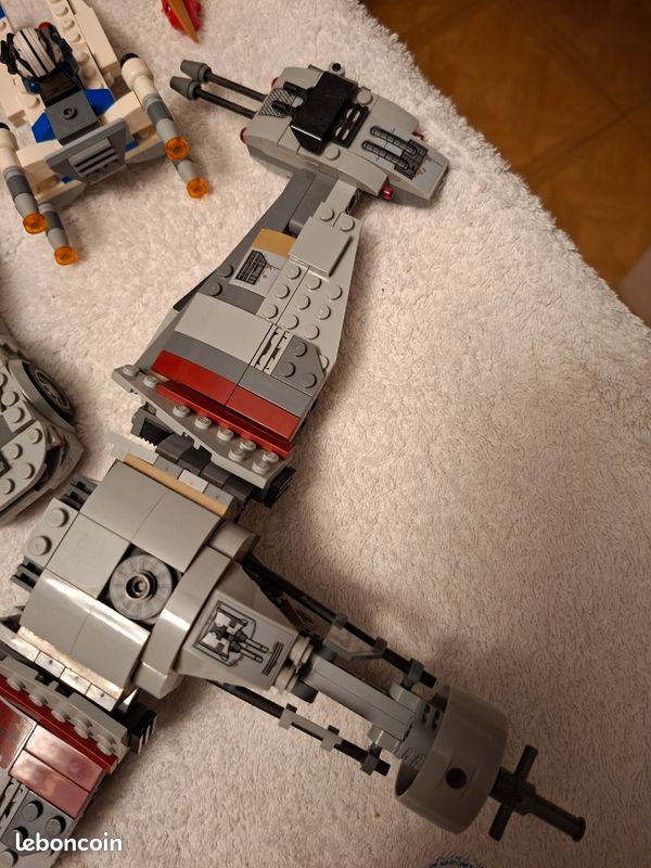 Lego stars wars + voiture lego city (image 1)