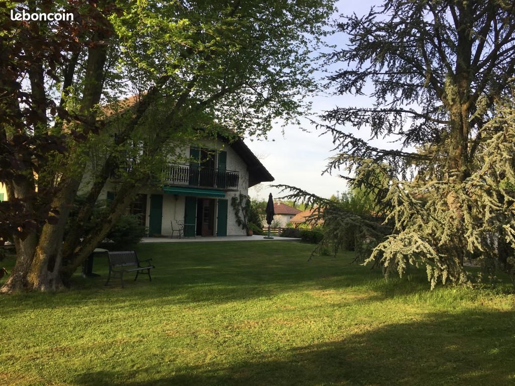 Maison 8 pièces 240 m² · à Viry · 240 m² · 1 080 000 €