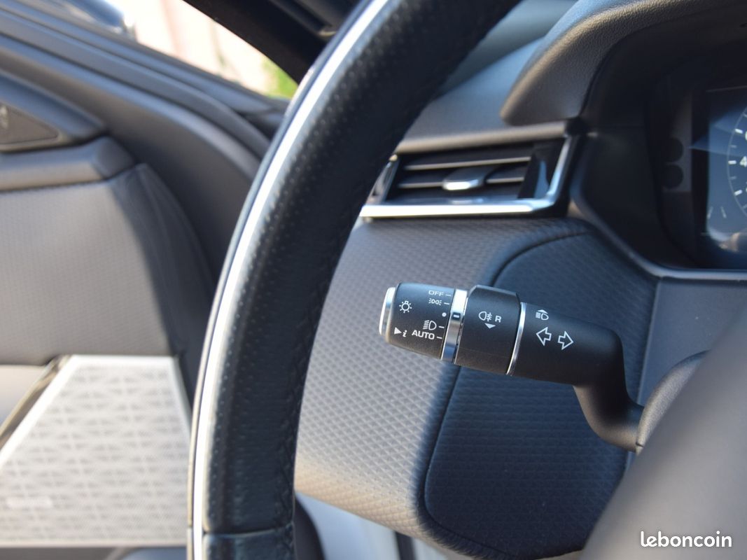 LAND ROVER RANGE ROVER VELAR P250 R-Dynamic SE - Entretien full LAND ROVER - toit ouvrant - sieges elec chauffants à mémoire - (image 36)