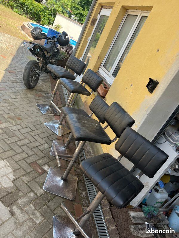 Chaise de bar (image 1)