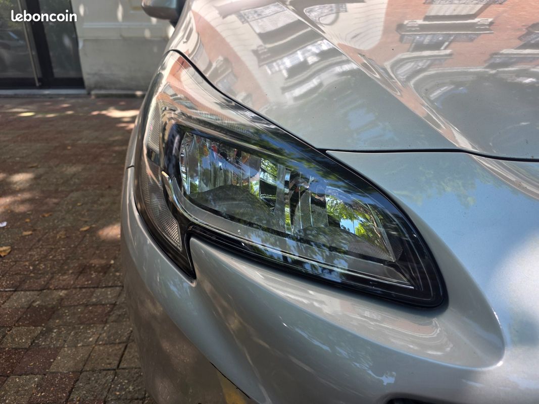 OPEL CORSA 1.4 90 ch Design 120 ans BVM5 - CARPLAY / CAMERA DE RECUL (image 9)
