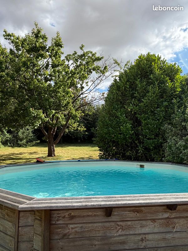 Maison à louer avec piscine hors sol (image 1)