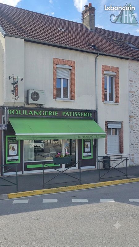 Immeuble 255 m² · à Villiers-Saint-Georges · 255 m² · 139 100 €