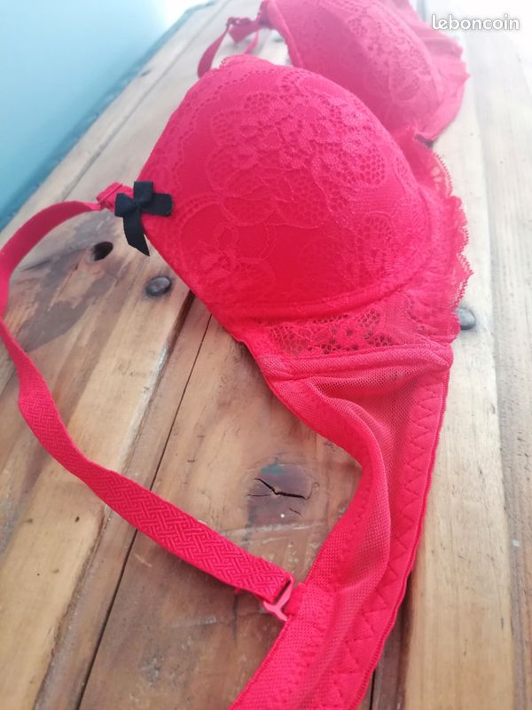 Soutien gorge rouge taille 90B (image 10)