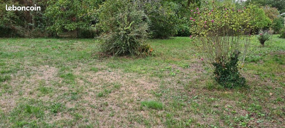 Terrain 760 m² · à Sadirac · 98 000 €