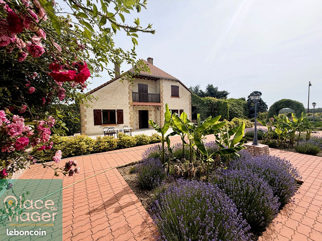 Maison 6 pièces 163 m² · à Montbeugny · 163 m² · 110 000 €